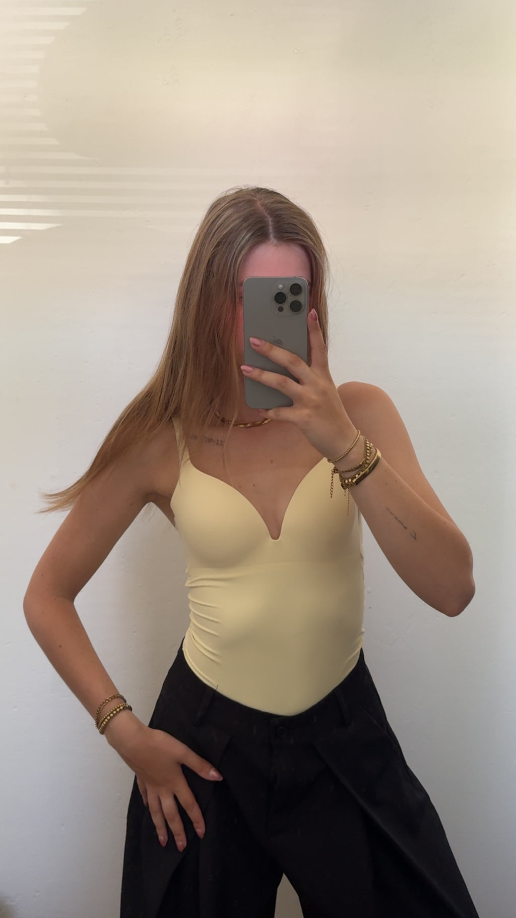 V-neck body