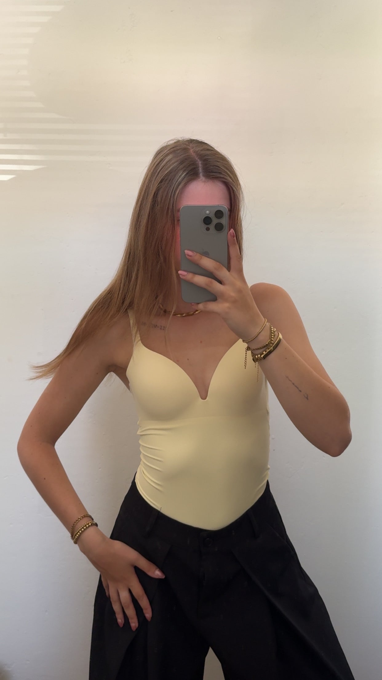 V-neck body